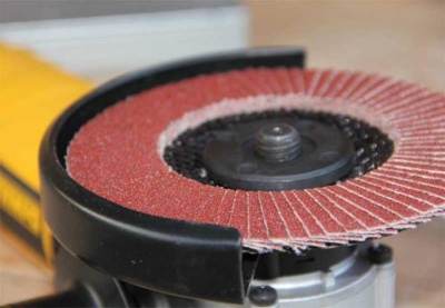 Круг лепестковый торцевой Ø180 P-100